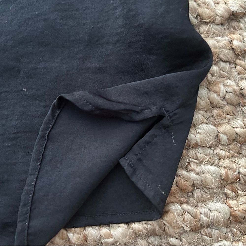 Banana Republic Black Short Sleeve Top - Picture 2 of 7